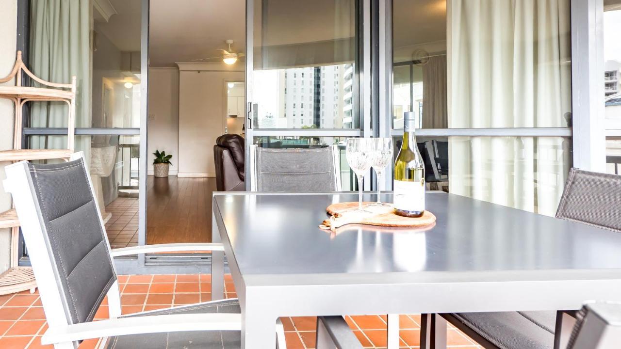 Victoria Square Apartments Gold Coast Extérieur photo