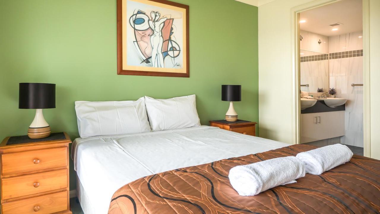 Victoria Square Apartments Gold Coast Extérieur photo