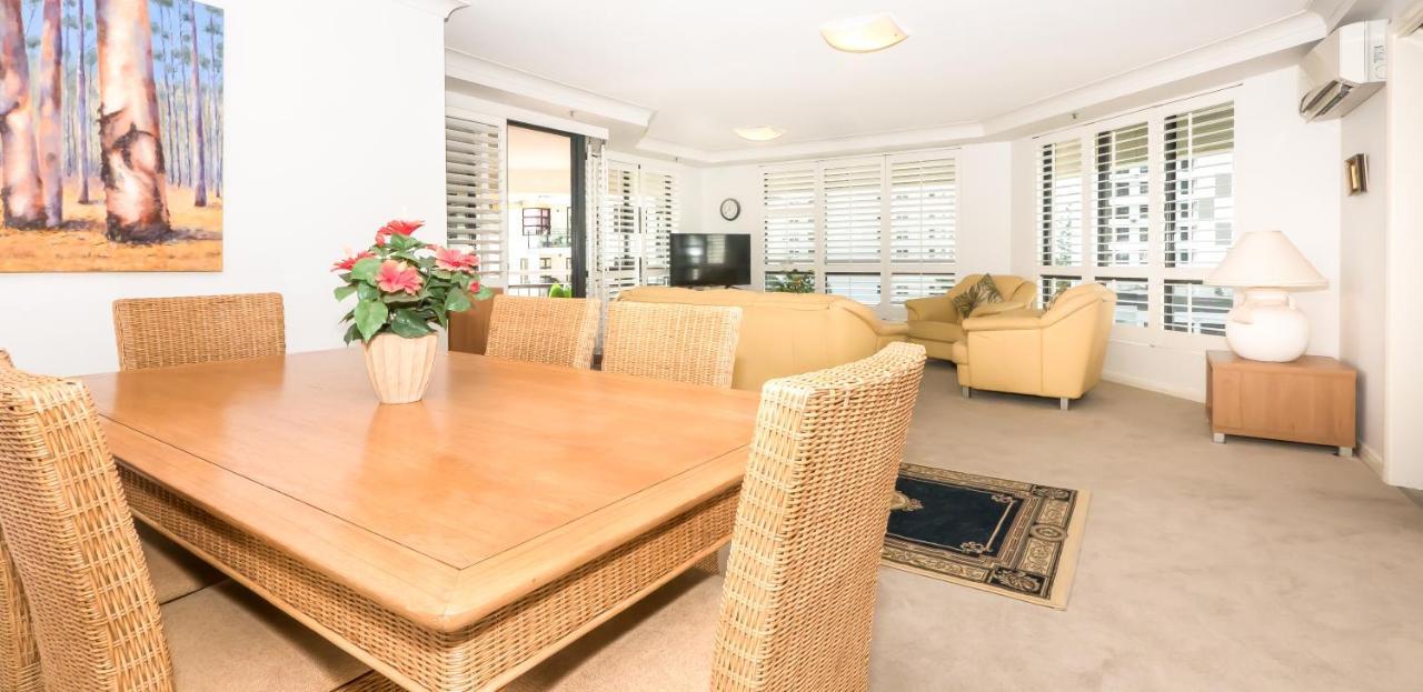 Victoria Square Apartments Gold Coast Extérieur photo